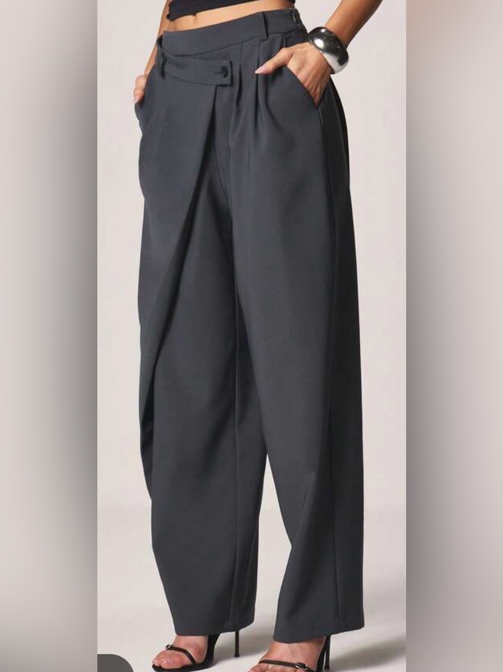 Missguided Black Wide-Leg Pleated Trousers